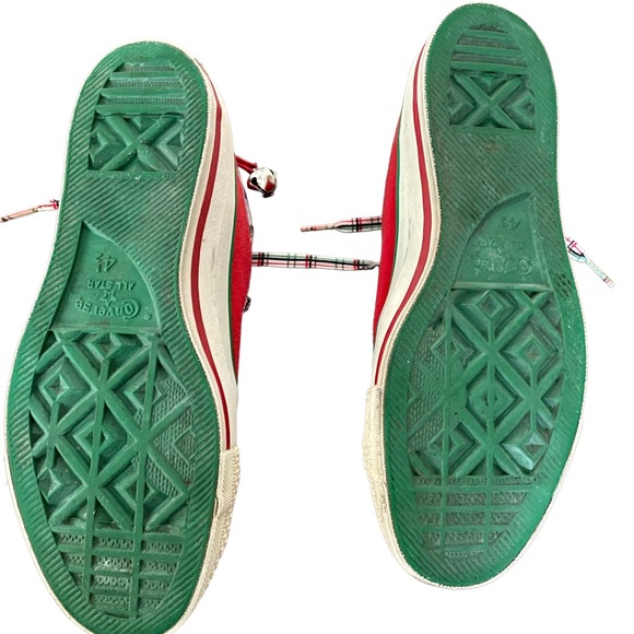 RARE Converse Christmas Holiday High Tops Sneakers OG Box 6.5 Women’s - Picture 5 of 8